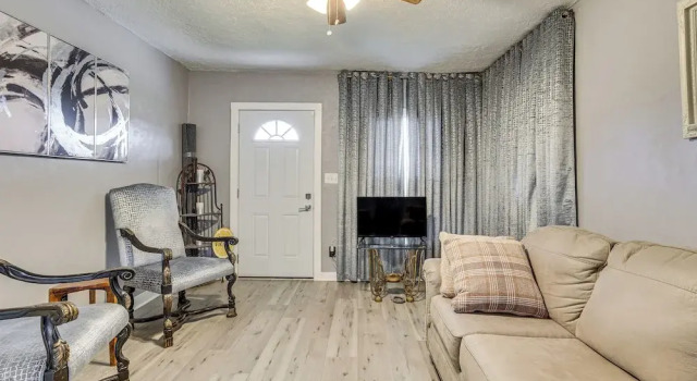 Dog-friendly Extended Stay, 3 Mi to Dtwn Okc!, Book Feriehus Oklahoma City Oklahoma