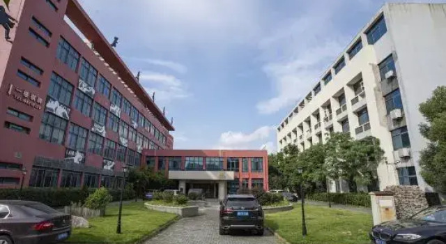Yuemei Garden Hotel, Prenota Hotel Hotel a Ningbo con piscina, Piscina