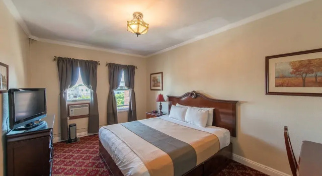 Hollywood Historic Hotel