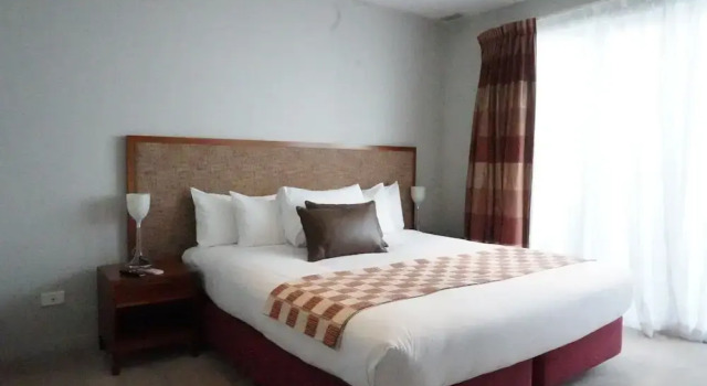 Paihia Waterfront 1 Bedroom Apt & Pool, Rezerwuj Hotel Hotele w Auckland Region z parkingiem, Parking