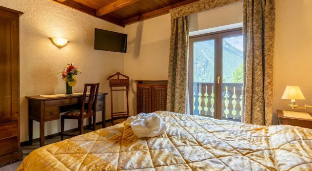 Трёхместный номер Superior с балконом Hotel Des Alpes