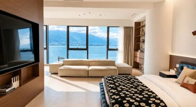 Двухместный люкс с видом на море Dali Haman Aromatic Seascape Art Residence (Erhai Park Branch)