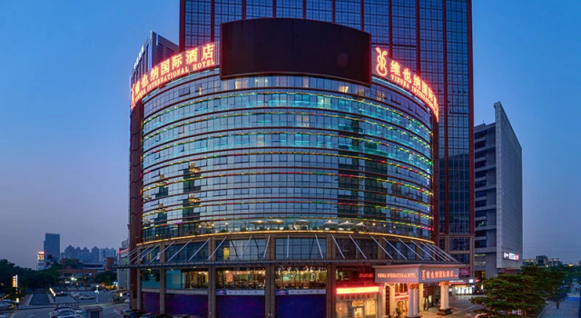 Двухместный люкс Vienna International Hotel Foshan Qiandenghu