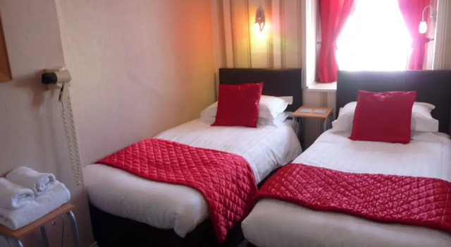the cumbrian hotel, Забронировать Отель Отели Блэкпул 3 звезды, рядом с Конференц-центр Winter Gardens, 3*