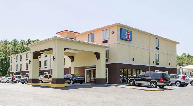 Quality Inn & Suites Biloxi - Ocean Springs