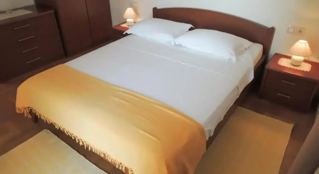 Apartments Lada, Забронировать Апартаменты/квартира Отели Башка-Вода с парковкой, рядом с Пляж Лозница, Парковка