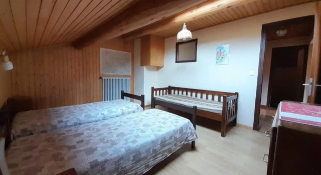 Apartment With GardenBalcon, Prenota Appartamento Hotel a Alvernia con parcheggio, Parcheggio