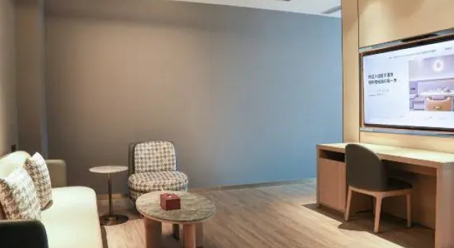 Люкс Deluxe Orange Hotel (Qingdao Jinsha Beach Xiangjiang Road Branch)