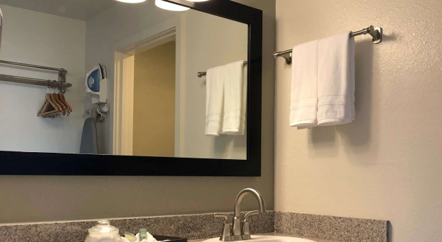 Четырёхместный номер Standard SureStay Plus Hotel by Best Western Gold Beach