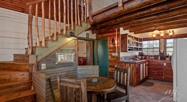 Коттедж с 3 комнатами Fairway Inn