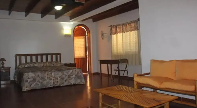 Colin's Hotel