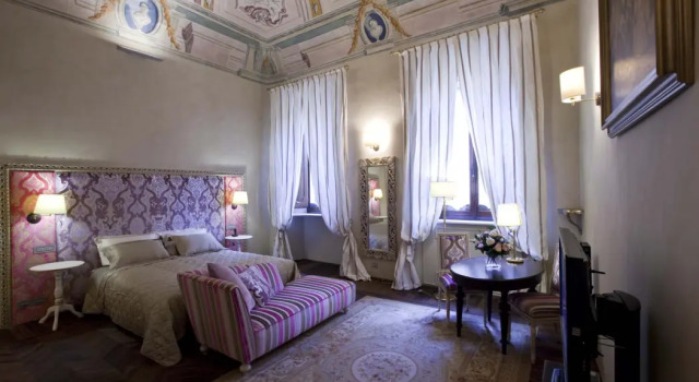 Palazzo Carletti, Забронировать Отель Отели в центре Монтепульчано с завтраком, отели в центре Монтепульчано с завтраком