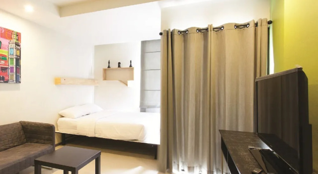 Студия с балконом Varrzon Residence Srinakarin 56