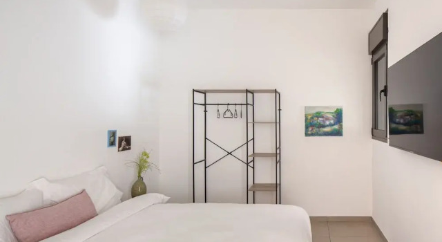 Cozy 2BDR with Parking