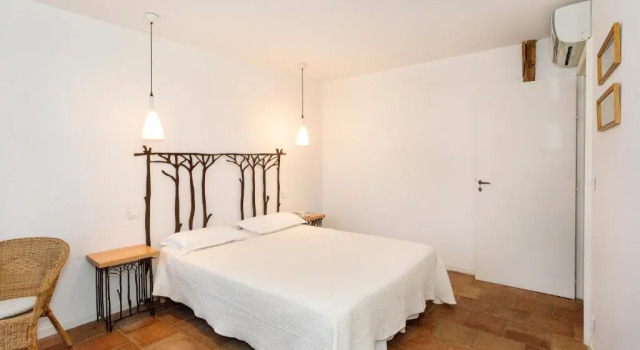 Номер Comfort Logis Hôtels - Hôtel Restaurant du Midi