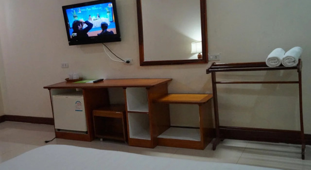Saylomyen Hotel, Забронировать Отель Отели Паксе с парковкой, рядом с Wat Phabat, Парковка