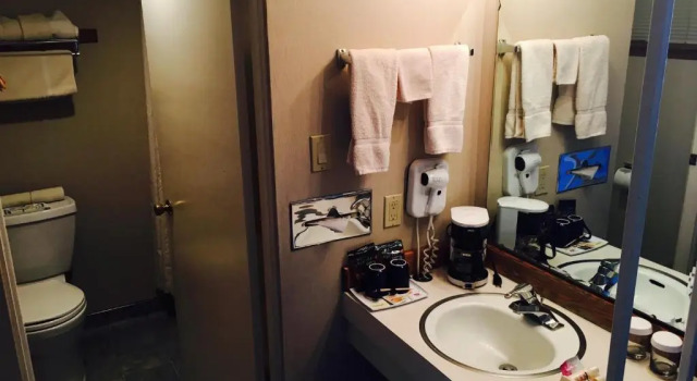 Четырёхместный номер Standard Flagship Inn