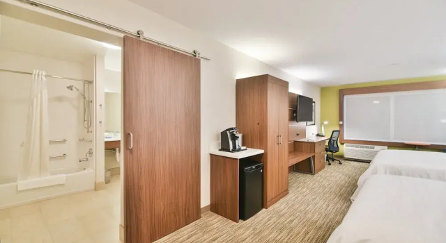 Четырёхместный люкс Holiday Inn Express & Suites Lehi - Thanksgiving Point by IHG