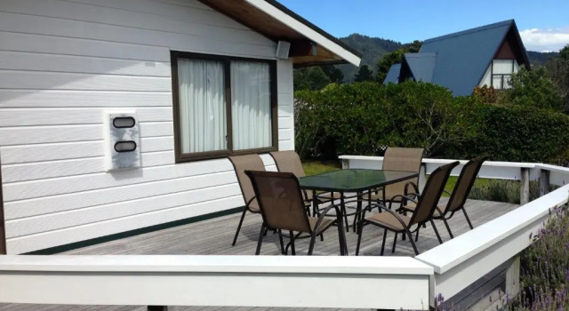 Relax at Pauanui - Pauanui Holiday Home, Забронировать Отель Отели Поани с парковкой, Парковка