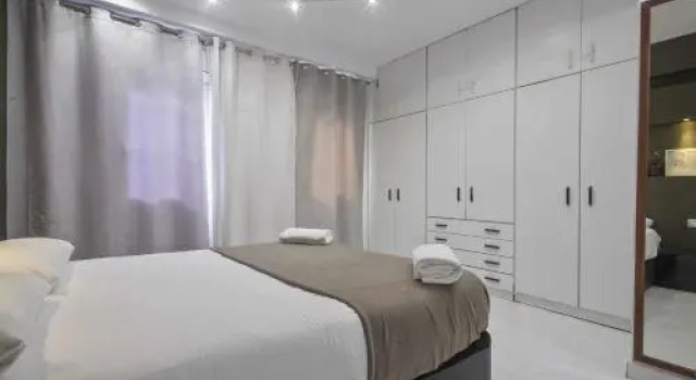 Apartment Marti, Забронировать Апартаменты/квартира Отели Барселоны с парковкой, рядом с Станция метро Clot, Парковка