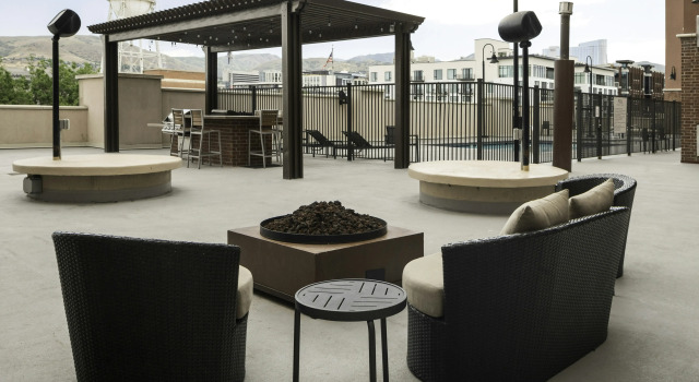 Homewood Suites by Hilton Salt Lake City Downtown, Забронировать Отель Отели Солт-Лейк-Сити с парковкой, рядом с Global Indoor Golf, Парковка