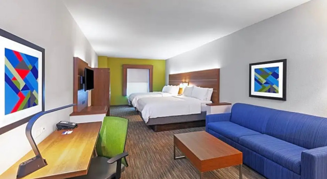 Двухместный люкс Holiday Inn Express Hotel & Suites PORT ARTHUR by IHG