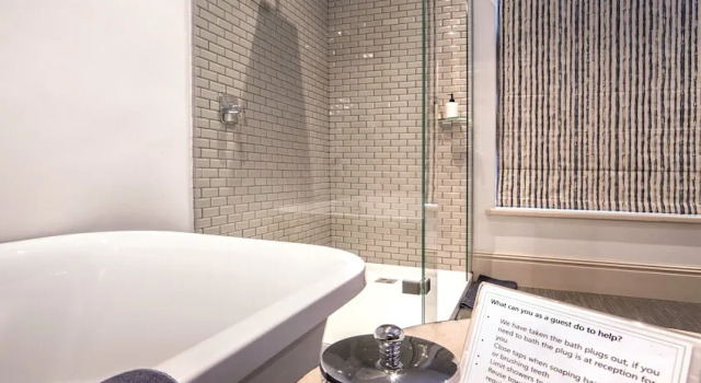 Двухместный номер Classic La Fontaine Boutique Hotel by The Oyster Collection