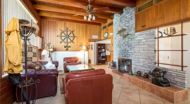 USS Gulf Breeze Beach - Five Bedroom Home