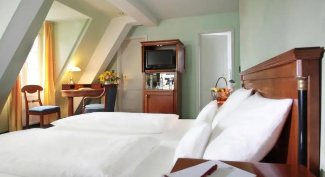 Номер Standard Hotel Schloss Edesheim