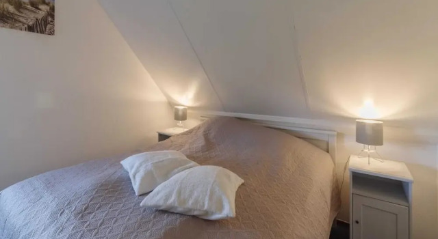 Коттедж с 3 комнатами Nice Holiday Home With Washing Machine, in a Holiday Park 200m. From the Beach