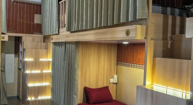 Pat în dormitor Fuji Hostel
