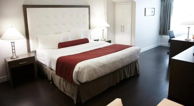 Люкс Admiral Inn Mississauga