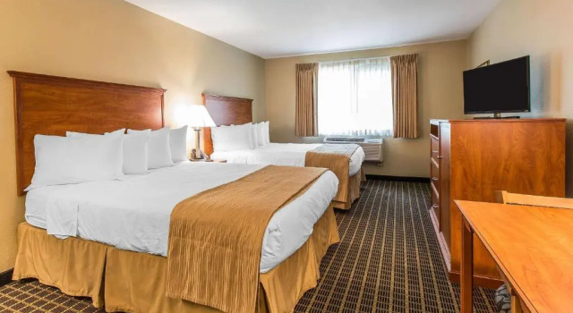 Четырёхместный номер Standard с видом на реку Quality Inn & Suites On The River