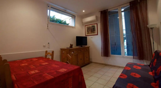 Appartement les clematites, Забронировать Апартаменты/квартира Отели Ментон с парковкой, Парковка