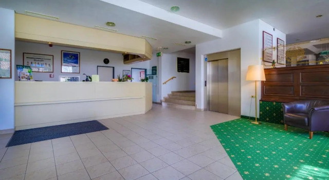 Hotel Astor, Prenota Hotel Hotel a Garz con parcheggio, Parcheggio