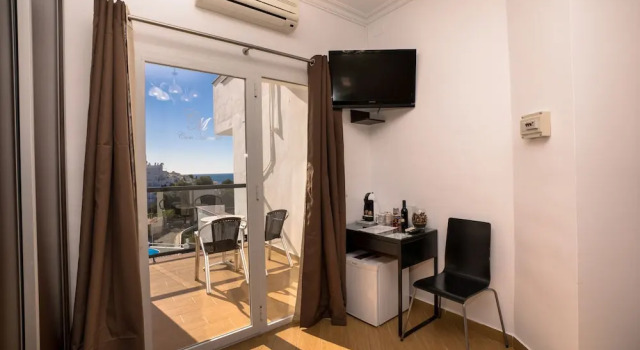 Hostal Casa Mercedes, Забронировать Хостел Нерха Axarquía