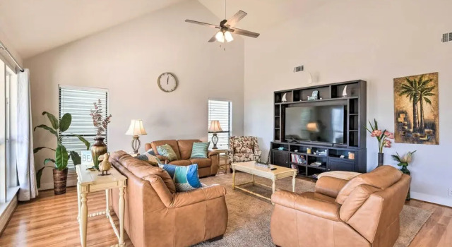 Walk to Ocean: Coastal Home in Crystal Beach!, Boek Vakantiehuis Crystal Beach Houston