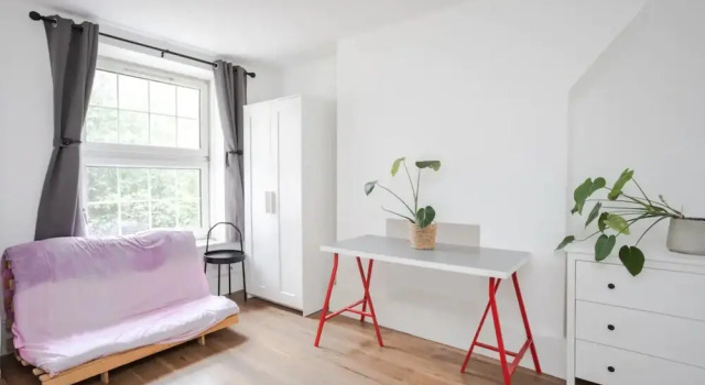 Spacious 4 Bedroom Apartment in Bethnal Green