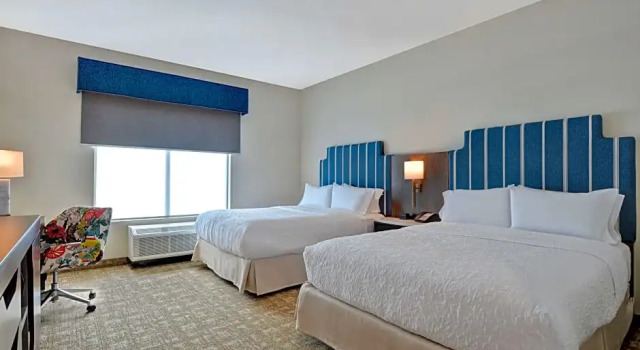 Четырёхместный номер Mobility access Hampton Inn & Suites Nashville Downtown Capitol View, Tn