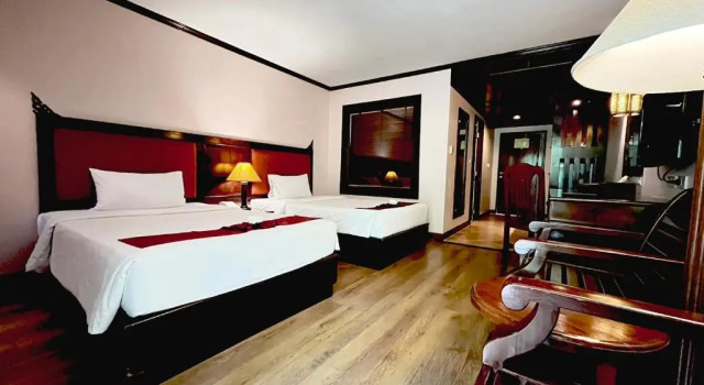 B Buri Hotel