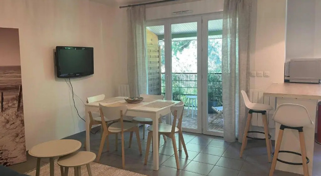 Frenchyhomes☆T2 proche plage☆centre ville☆WIFI, Забронировать Отель Отели Бассен-д'Аркашон с парковкой, Парковка