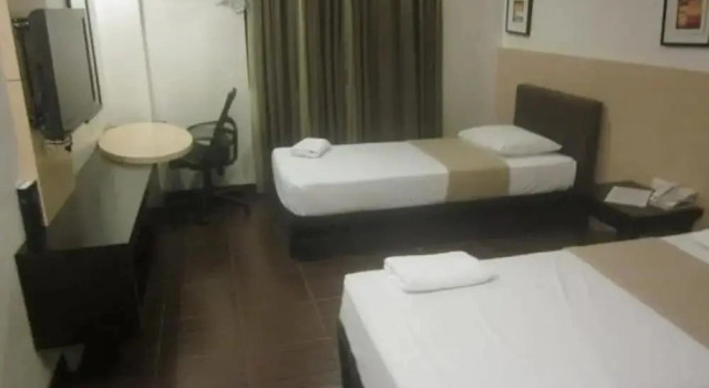 Hotel Ariana & Restaurant, Book Hotel  