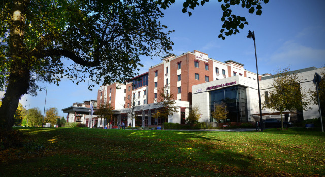 Crowne Plaza Dublin Airport, an IHG Hotel, Buchen Sie Hotel Santry 