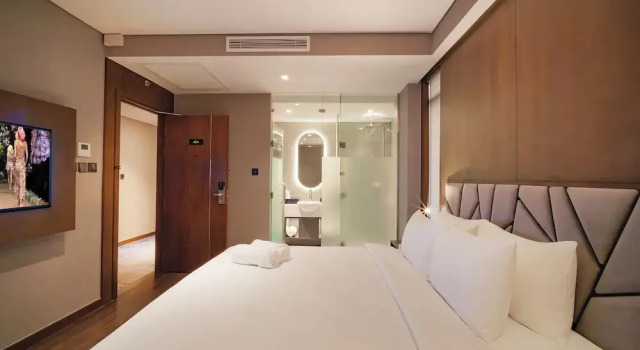 Nhat Ha Lavish Hotel