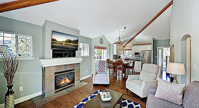 New Listing! Modern Townhome On Golf Course 3 Bedroom Townhouse, Réserver Hôtel Redmond Bachelor