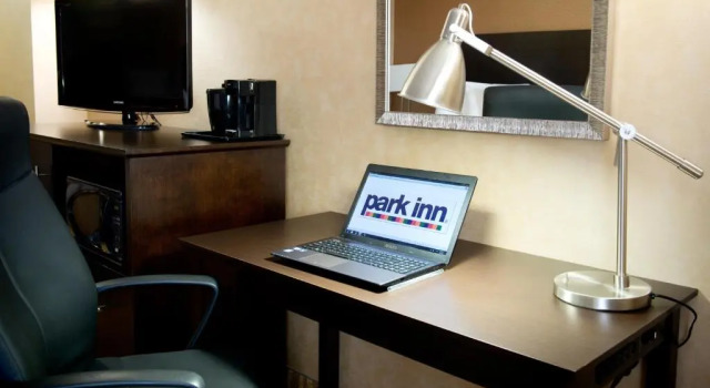 Двухместный номер Standard Park Inn by Radisson Toronto-Markham