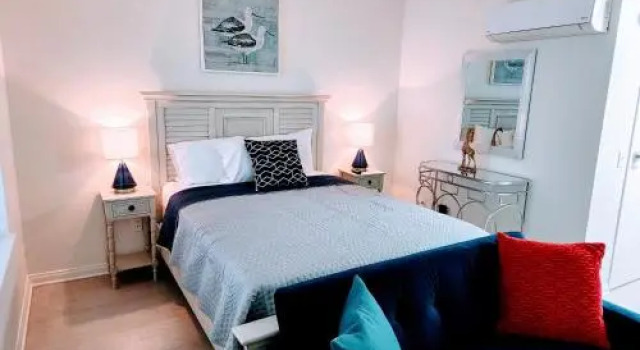SANTA MONICA LUXURY APARTMENT WALK to BEACH!, Забронировать Апартаменты/квартира Санта-Моника 