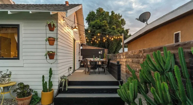 Коттедж 2 Side-by-side San Diego Homes w/ Shared Backyard, Firepit & BBQ Casa Craftsman & Casita on Landis by Avantstay