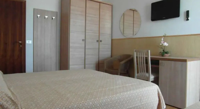 Hotel Donatello, Забронировать Отель Отели Чезенатико 3 звезды, 3*