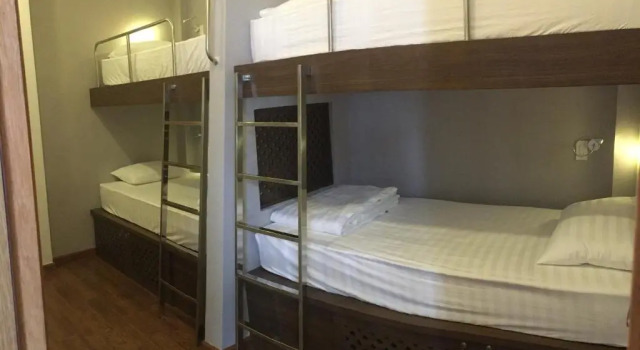 Кровать в общем номере The Alley Hostel